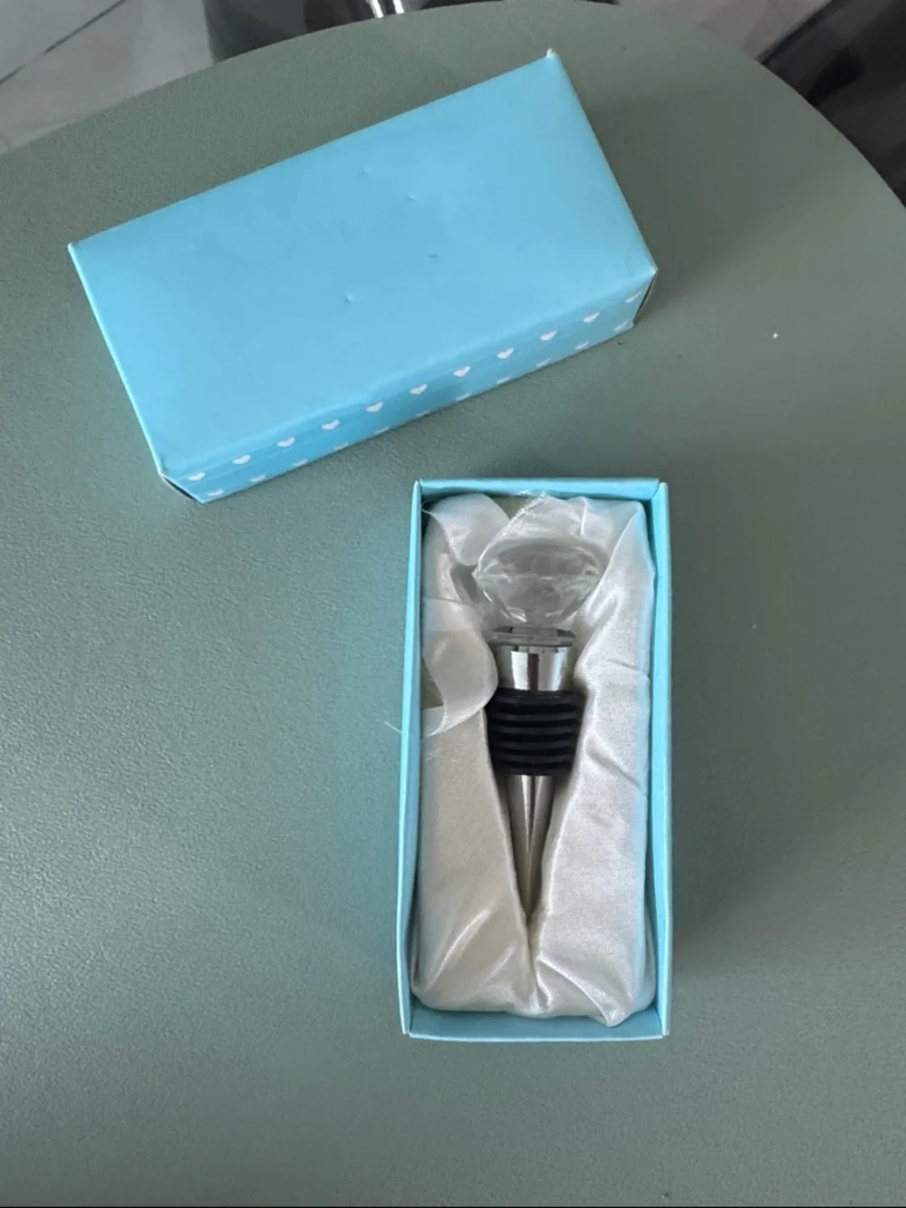 Crystal Top Wine Bottle Stopper - Black Silicone Seal